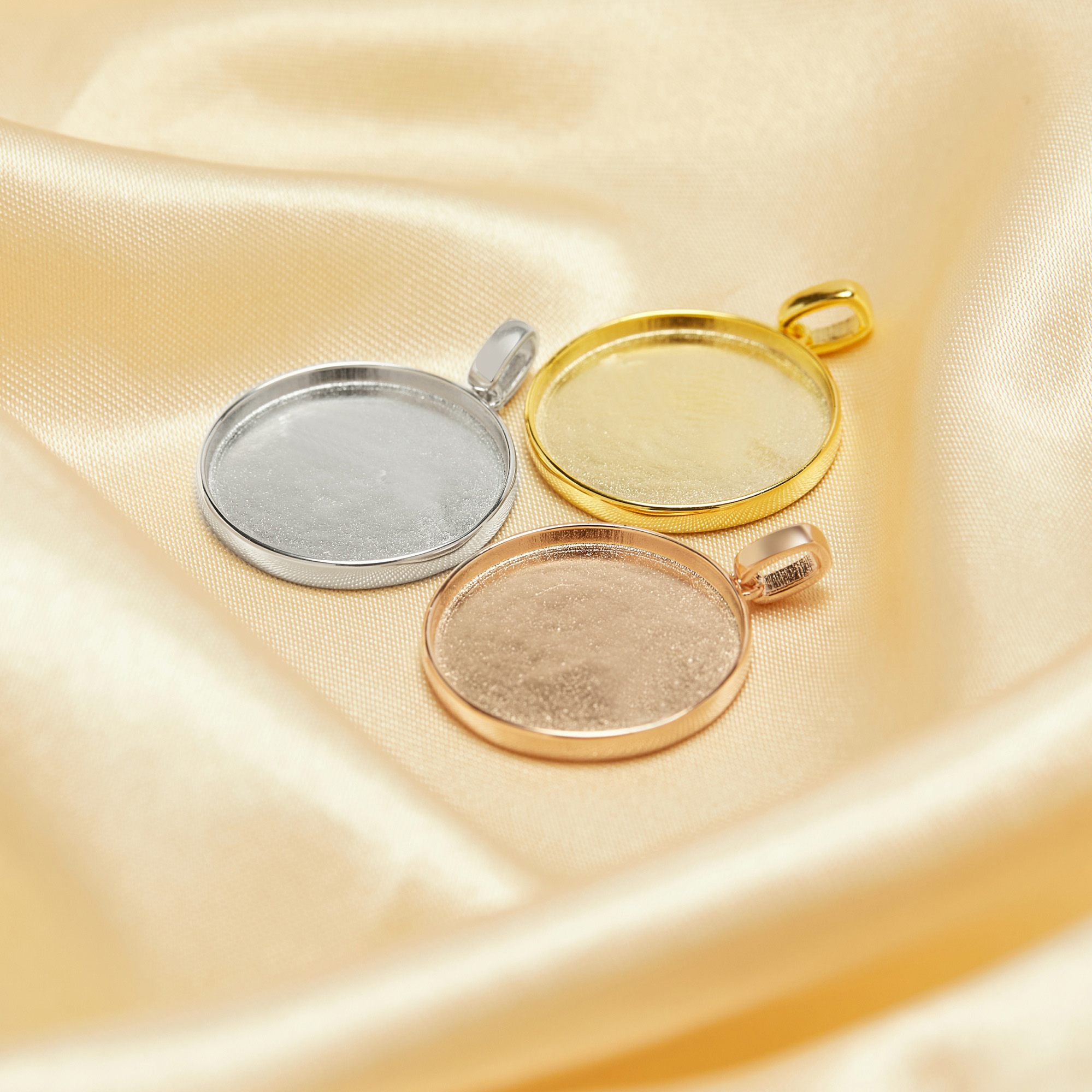 Keepsake Mother Milk Resin Rou - Bezels Set Pendant recensie en prijs